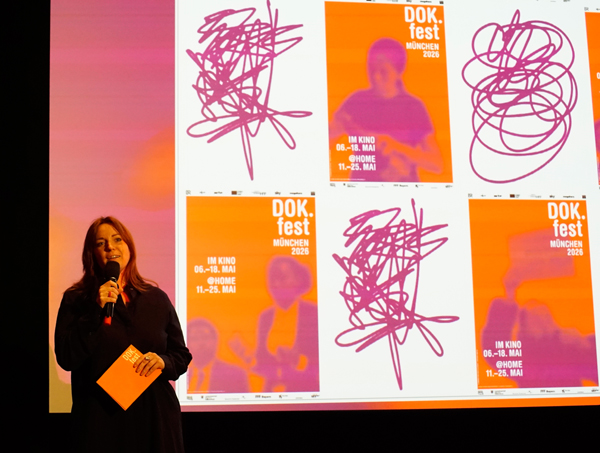 Dokfest 2026 Adrele Kohout mit Beispielen der Grafischen Gestaltung